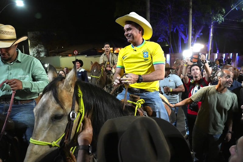 Agenda dos candidatos: Flávio Bolsonaro mira empresários em SP; Lula fica em Brasília