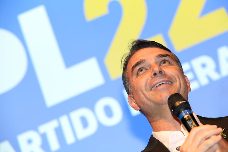 Após caso Flávio Bolsonaro, TSE suspende sistema de filiação partidária