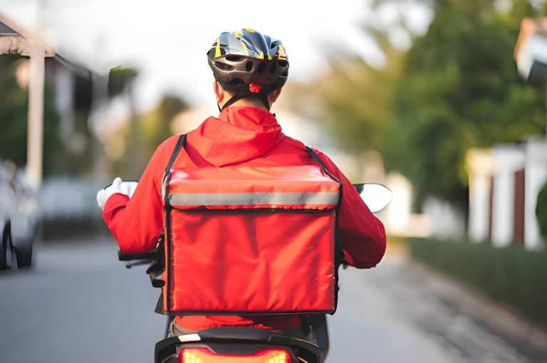 Delivery pizzaria entrega entregador motoboy
