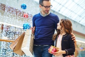 Marcas usam agentes de IA no WhatsApp para converter compras de última hora no Dia dos Pais