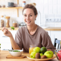 Dieta rica em proteína e pobre em fibras: entenda os riscos para a saúde
