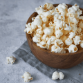 Retocolite ulcerativa: veja alimentos que podem funcionar como gatilho e intensificar as crises