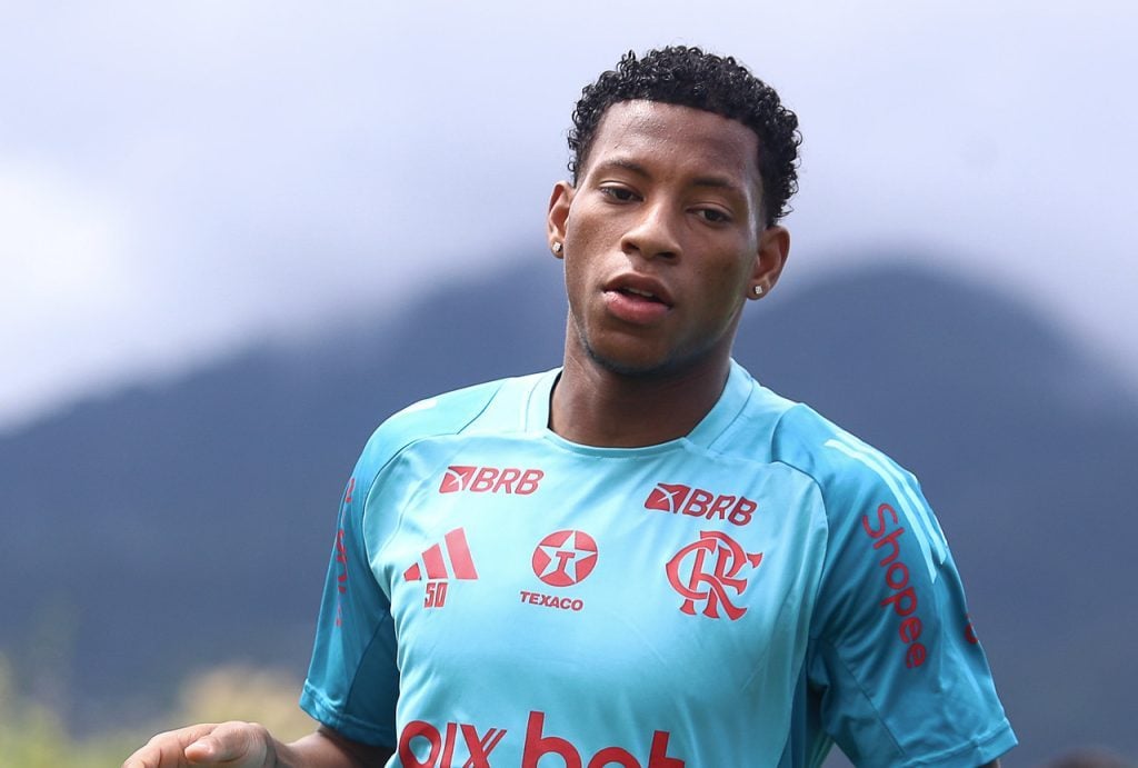 Plata se manifesta após negociação frustrada com clube russo e se diz ‘100% comprometido’ com o Flamengo