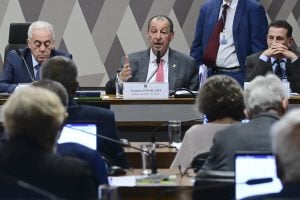CCJ aprova fim da escala 6×1 e texto vai ao plenário do Senado