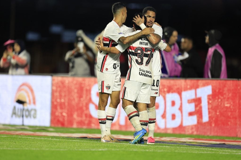 São Paulo vence mais uma e acaba com invencibilidade do Atlético-MG