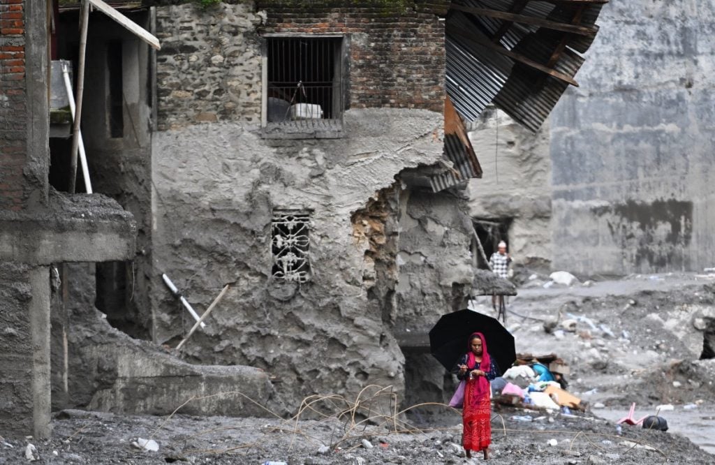 Mortos no Nepal e no Tibete após avalanche passam de 1.000