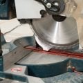 Qual a melhor serra para cortes precisos em metal?