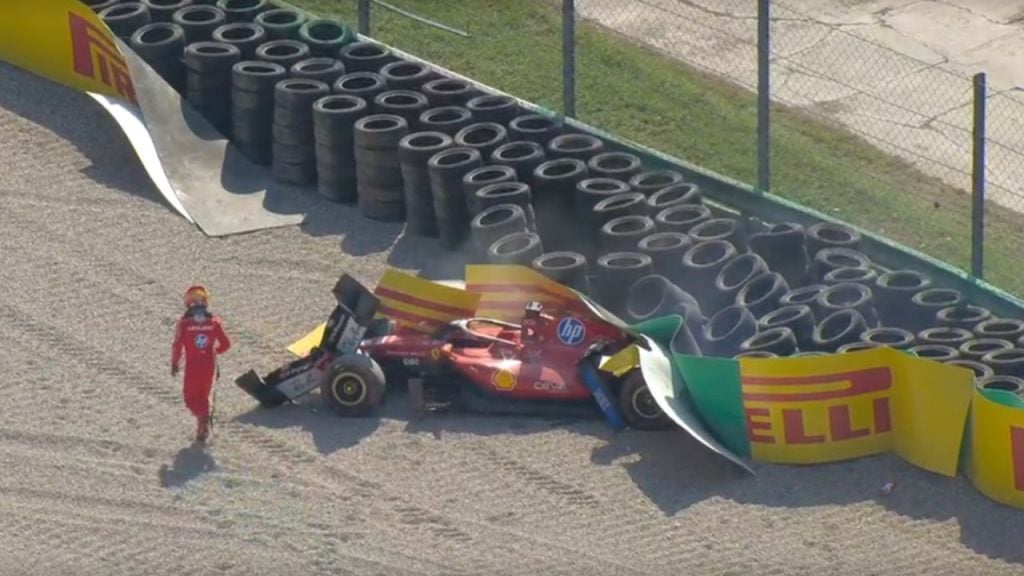 Leclerc bate na terceira volta e causa bandeira vermelha em Monza