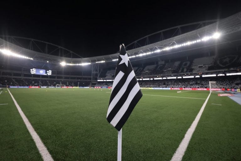 Bandeira do Botafogo (Foto: Wagner Meier/Getty Images)