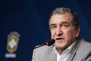 Parreira recebe alta do hospital no Rio, após 80 dias de internação